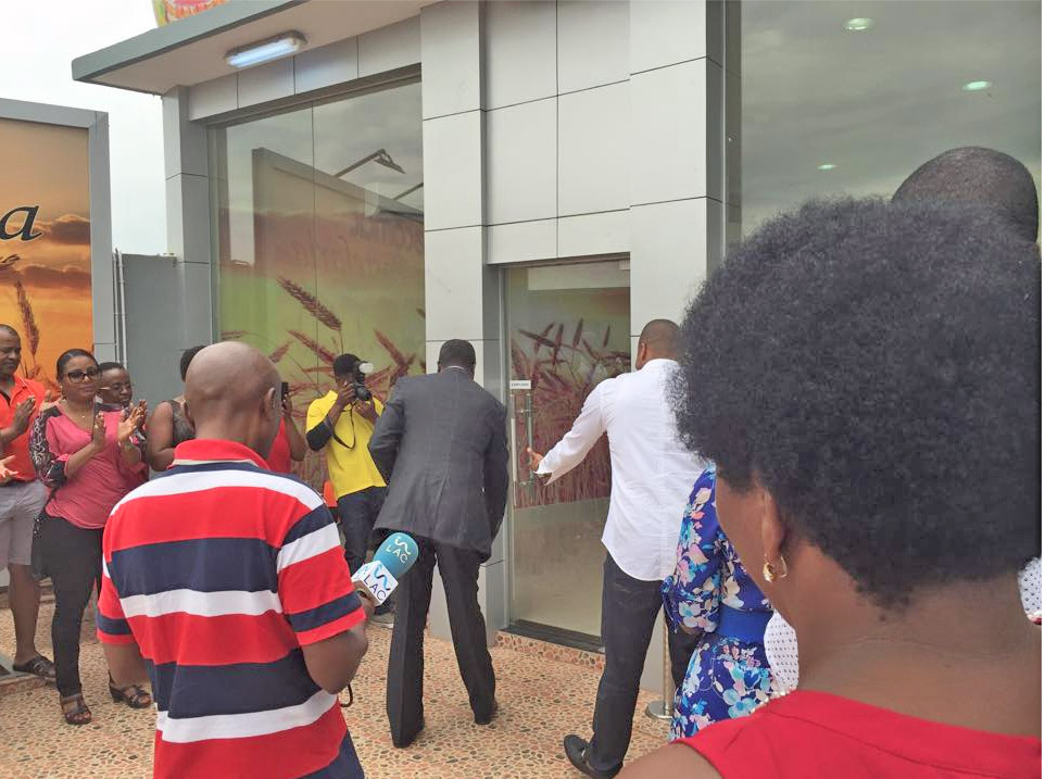 inauguracao.02.luanda.jpg